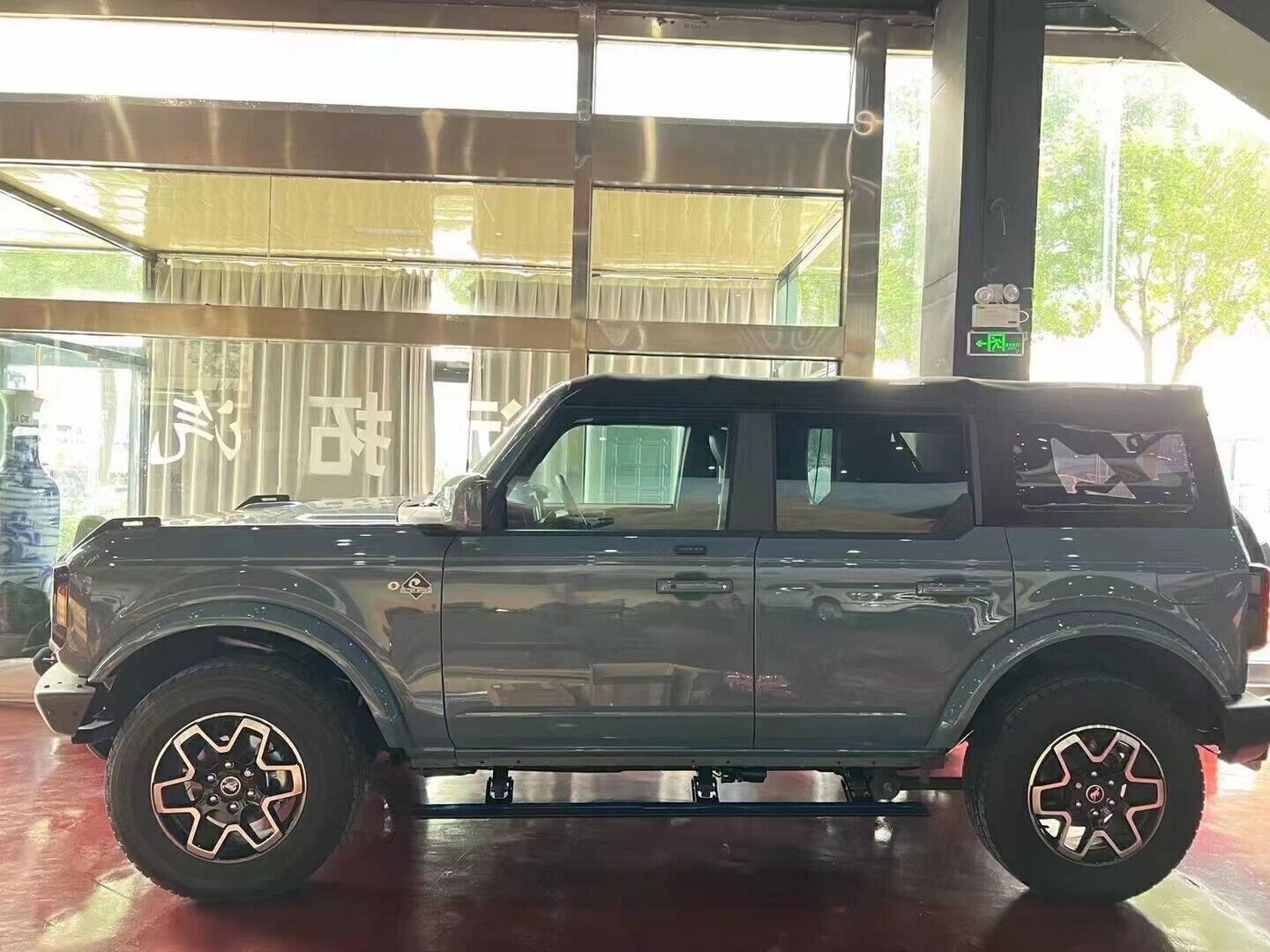 POWER SIDE STEPS With LED LIGHTS FOR FORD BRONCO 2021+ 4 Door