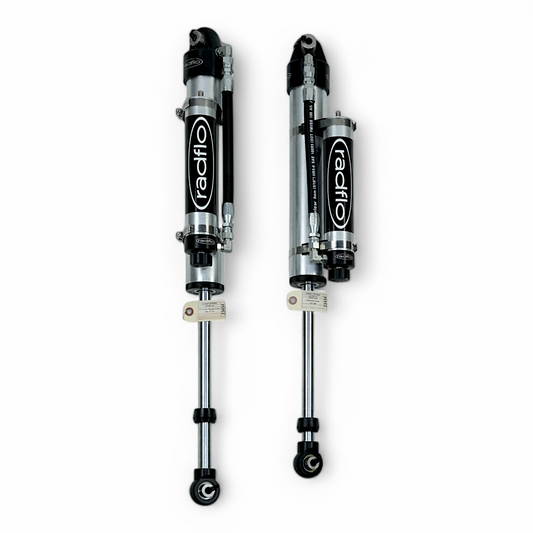 RADFLO OE REPLACEMENT 2.5 SHOCKS WITH REMOTE RESERVOIR AND COMPRESSION ADJUSTER  -JEEP JL FOR 1.5-3.5″ OF LIFT HEIGHT
