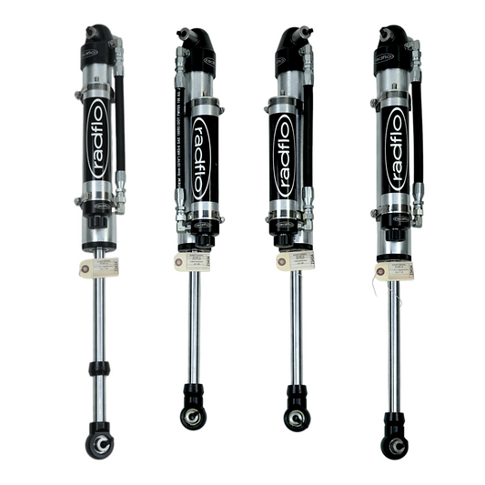 RADFLO OE REPLACEMENT 2.5 SHOCKS WITH REMOTE RESERVOIR AND COMPRESSION ADJUSTER  -JEEP JL FOR 1.5-3.5″ OF LIFT HEIGHT