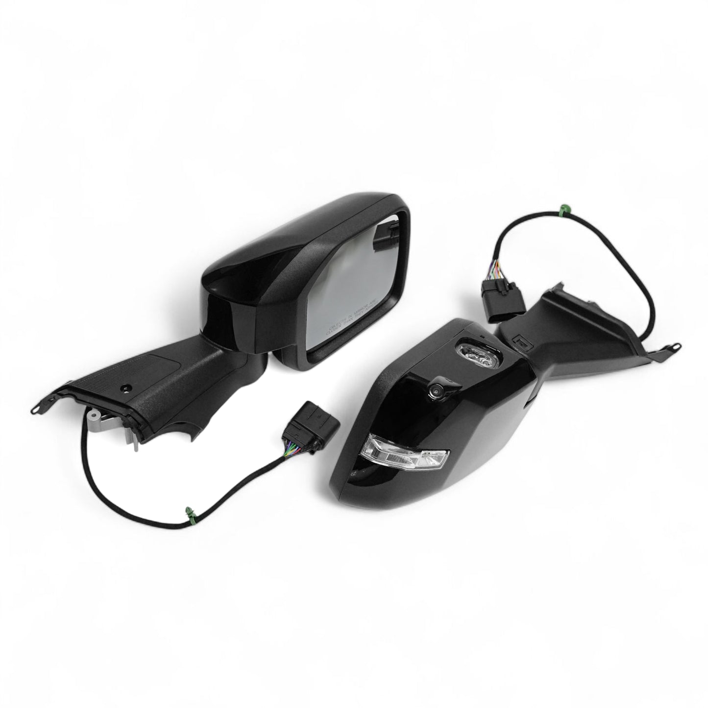 SIDE MIRROR WITH TURN SIGNAL LEDS & PUDDLE LIGHTS, A BUILT-IN CAMERA, AND BLIND SPOT SENSOR TECHNOLOGY