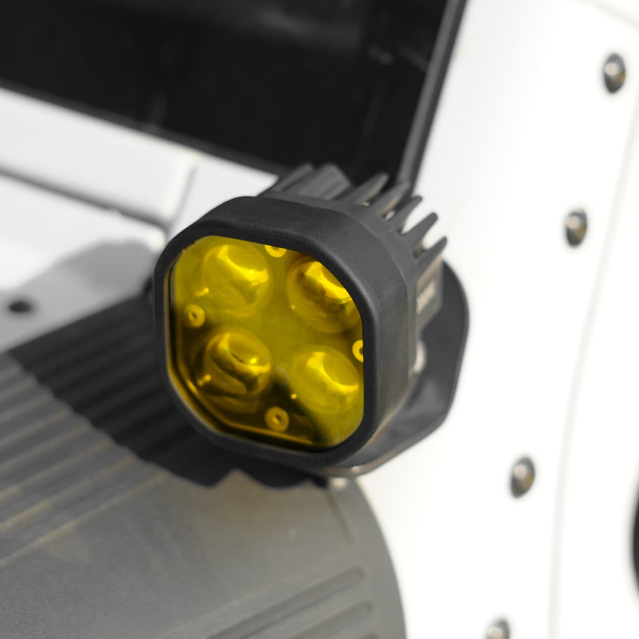 HURRICANE PERFORMANCE WORK LIGHT- YELLOW COVER