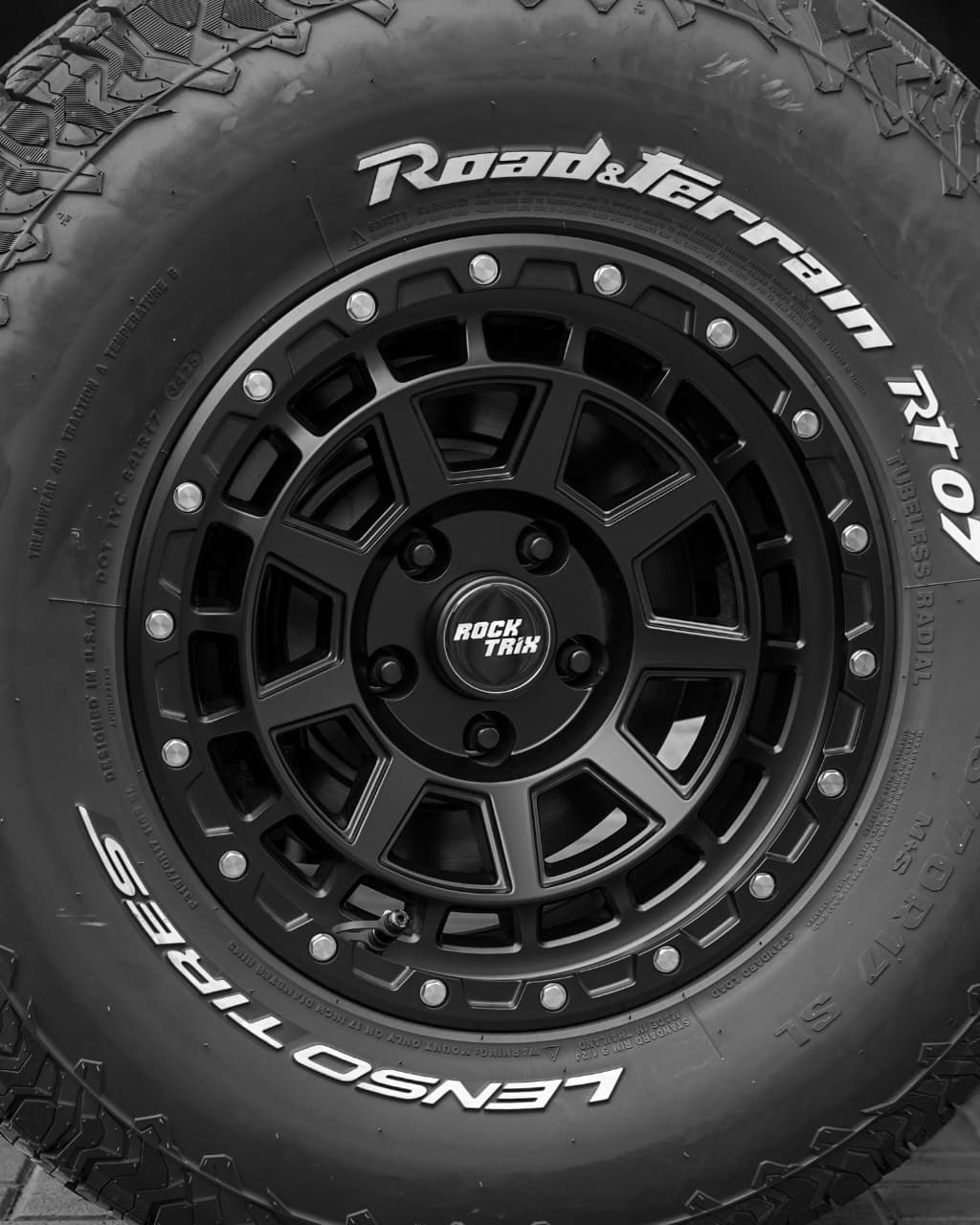 RT 114 - 9 Flat Spokes for Jeep Wrangler JK/JL/JT