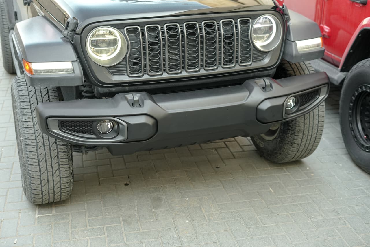 Plastic  Front Bumper Without  Sensor Hole for Jeep Wrangler JK & JL & Gladiator