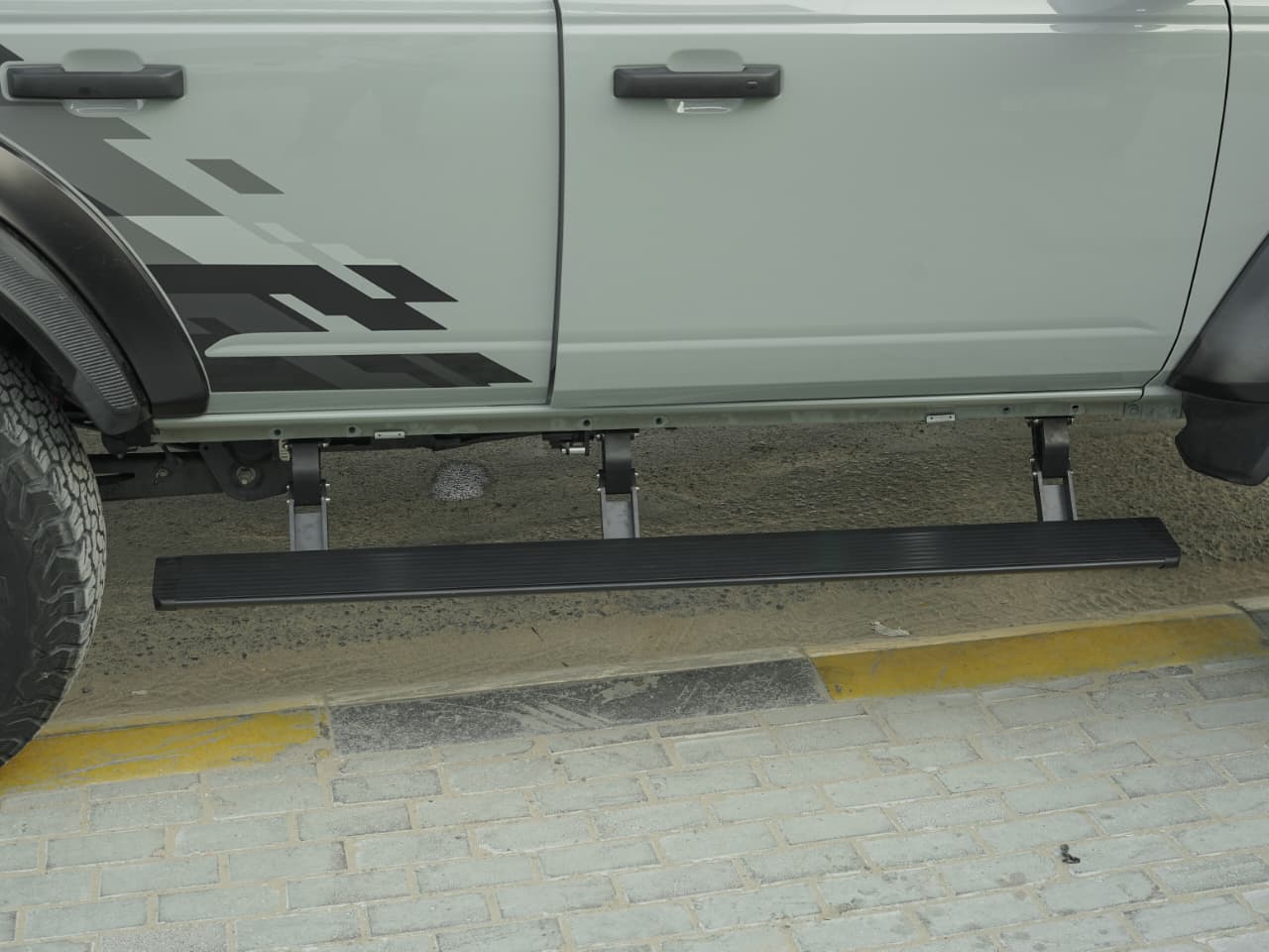 POWER SIDE STEPS With LED LIGHTS FOR FORD BRONCO 2021+  4 Door