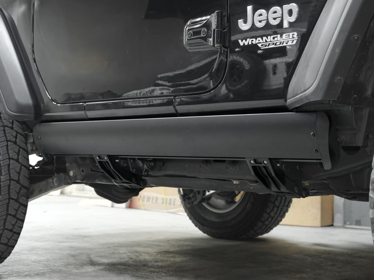 AMR Smart Power Side Steps for Jeep Wrangler JL (2018-2026)  & 392 (2021-2026)