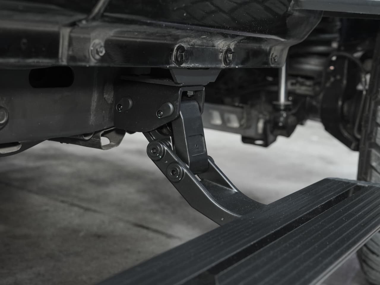 AMR Smart Power Side Steps for Jeep Wrangler JL (2018-2026)  & 392 (2021-2026)
