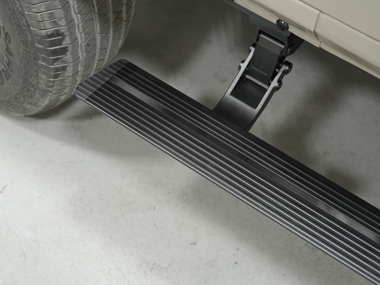 AMR Smart Power Side Steps for Jeep Wrangler JK (2013-2018)