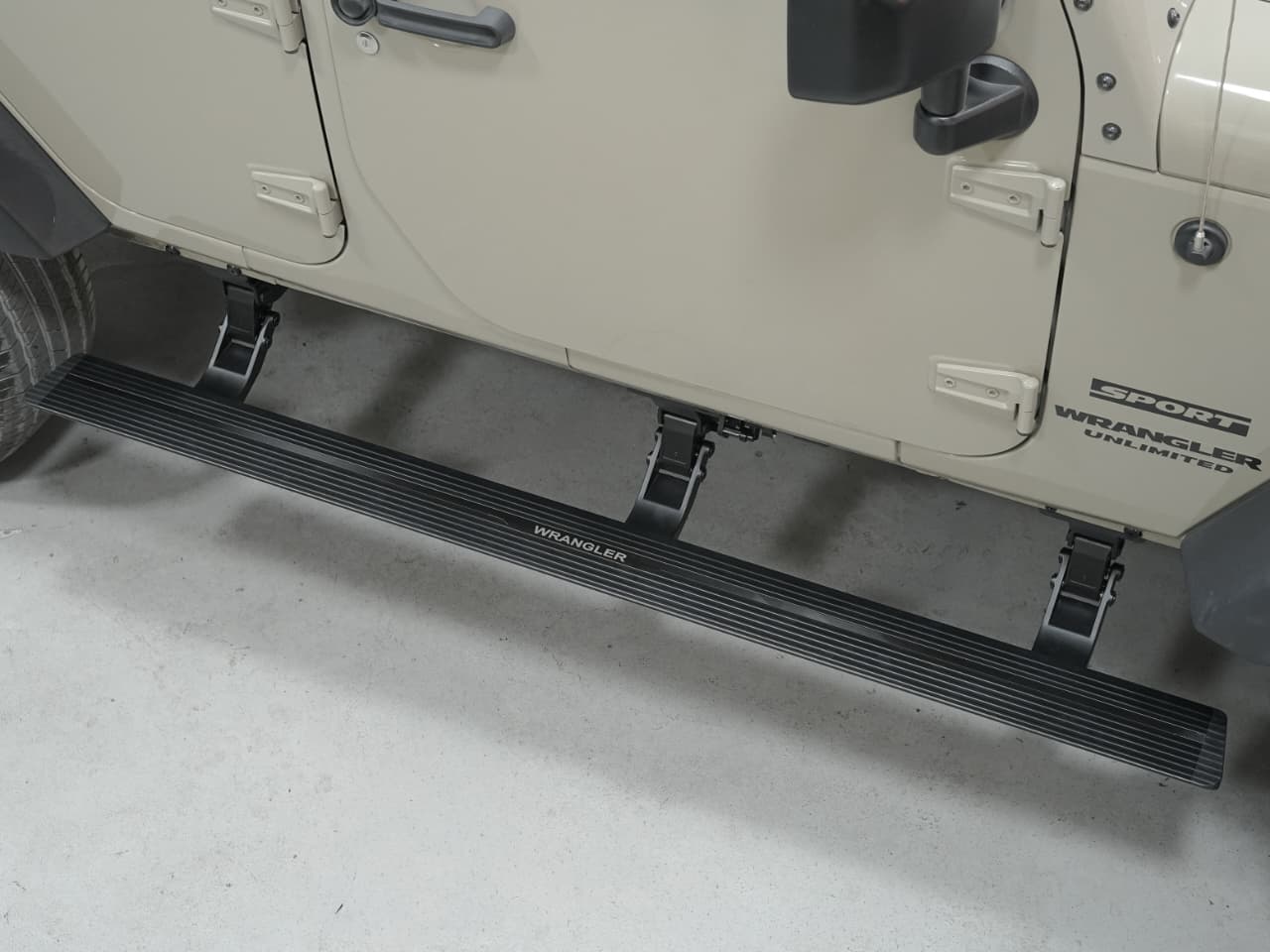 AMR Smart Power Side Steps for Jeep Wrangler JK (2013-2018)