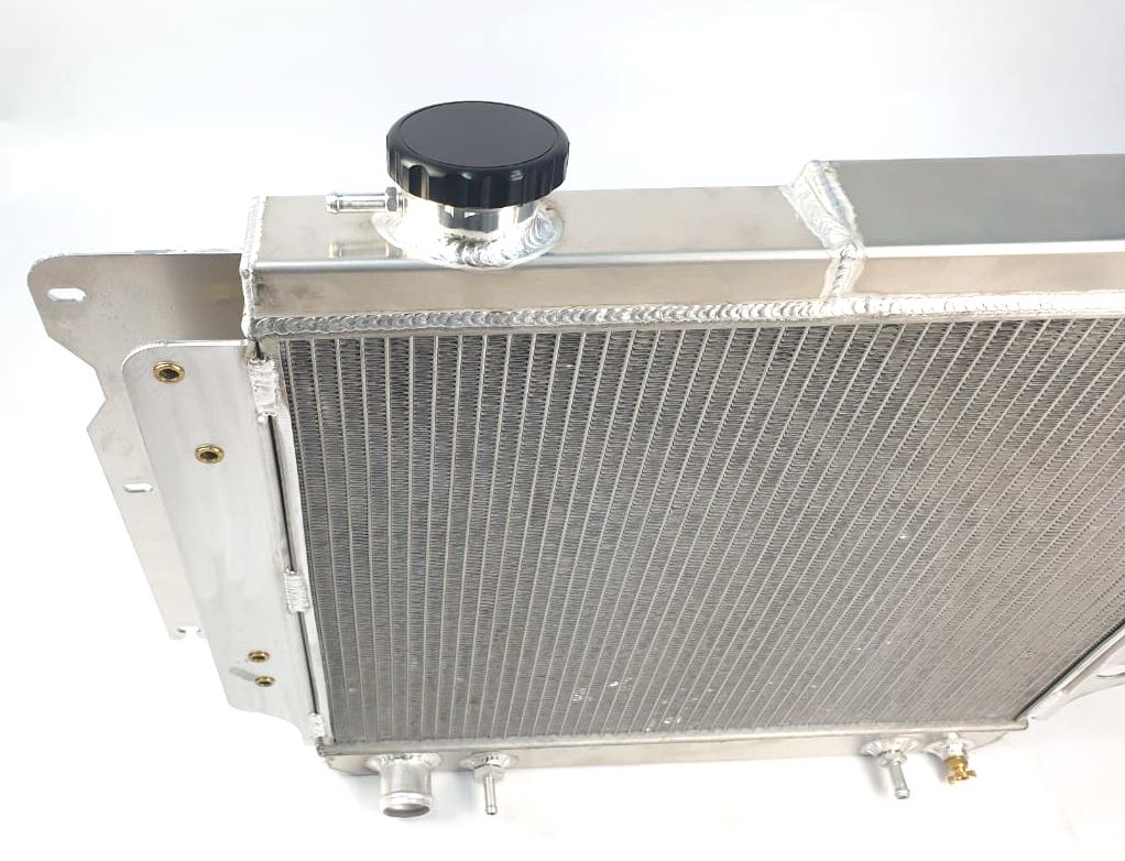 Radiator 3 Core for Jeep Wrangler TJ/YJ Without Warranty